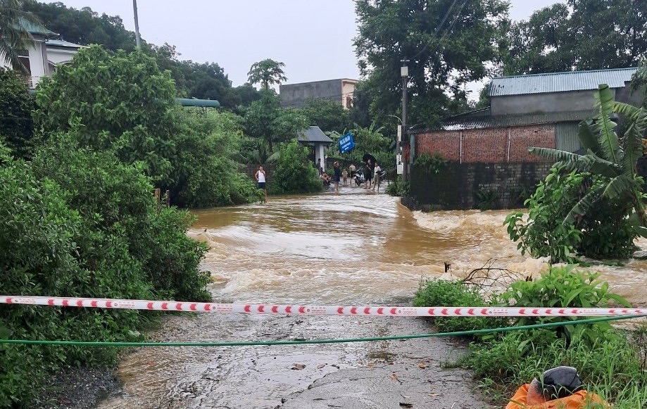 Ngầm tr&agrave;n tại x&atilde; Đ&ocirc;ng Xu&acirc;n (huyện Quốc Oai), nơi &ocirc;ng Nguyễn.V.T bị cuốn tr&ocirc;i v&agrave; tử vong sau đ&oacute;.