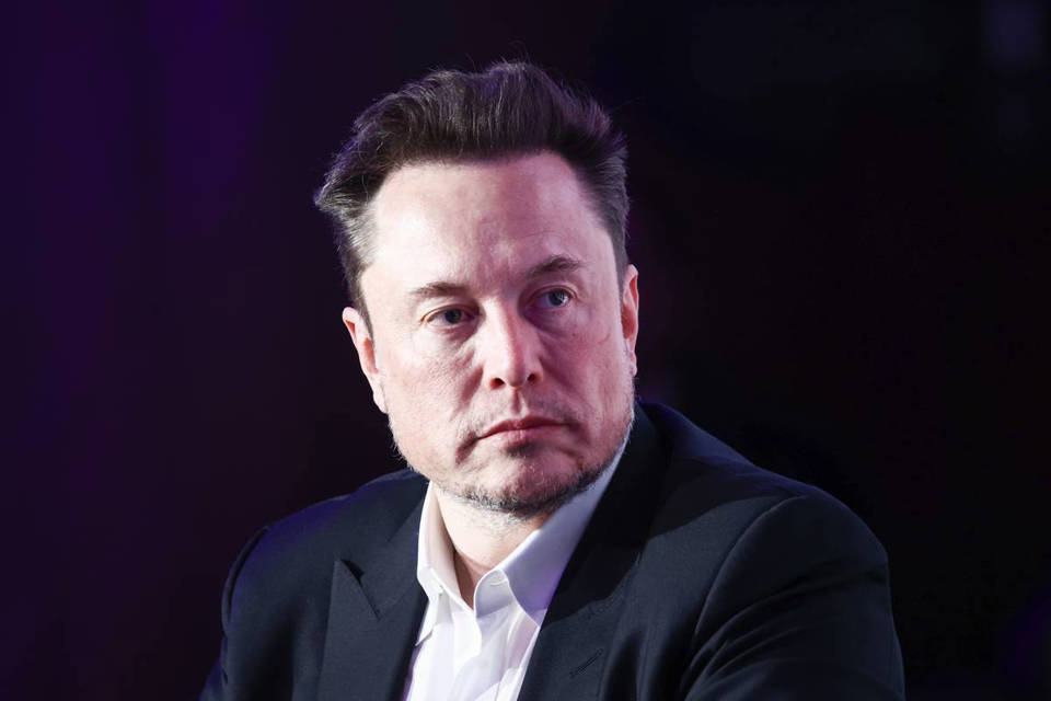 Elon Musk t&aacute;i khởi kiện OpenAI