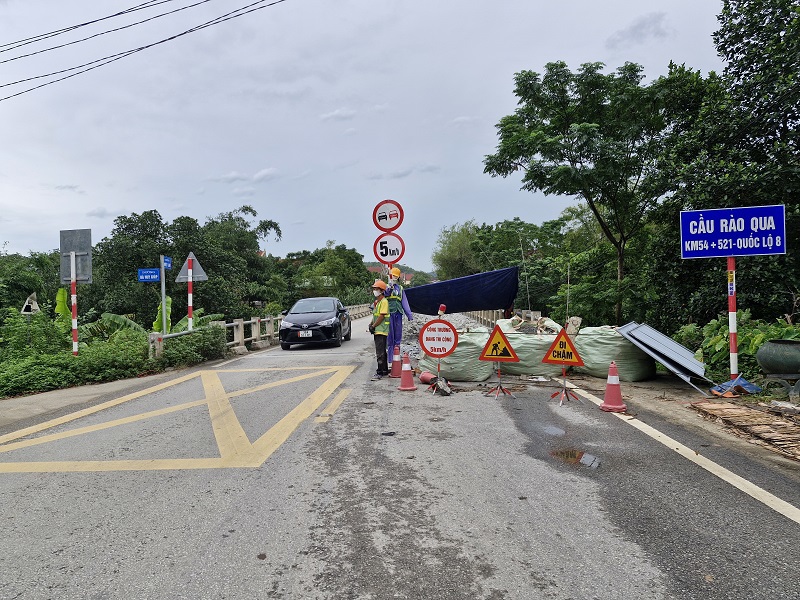 Tỉnh H&agrave; Tĩnh đang triển khai x&acirc;y dựng nhiều dự &aacute;n lớn, trọng điểm. Do vậy, c&aacute;c sở, ng&agrave;nh, địa phương, đơn vị tiếp tục thực hiện đồng bộ, quyết liệt c&aacute;c biện ph&aacute;p th&uacute;c đẩy tiến độ, đảm bảo kế hoạch giải ng&acirc;n vốn đầu tư c&ocirc;ng