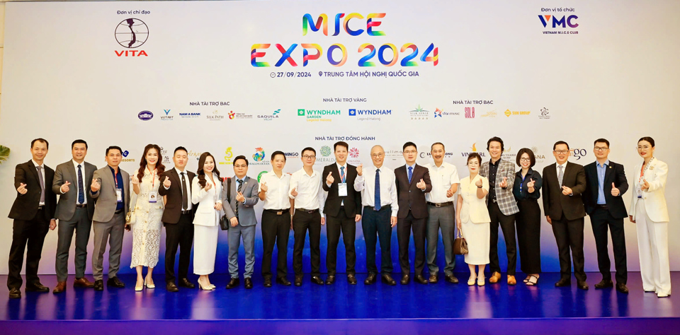 C&aacute;c đại biểu khai mạc MICE EXPO 2024. Ảnh: Ho&agrave;i Nam