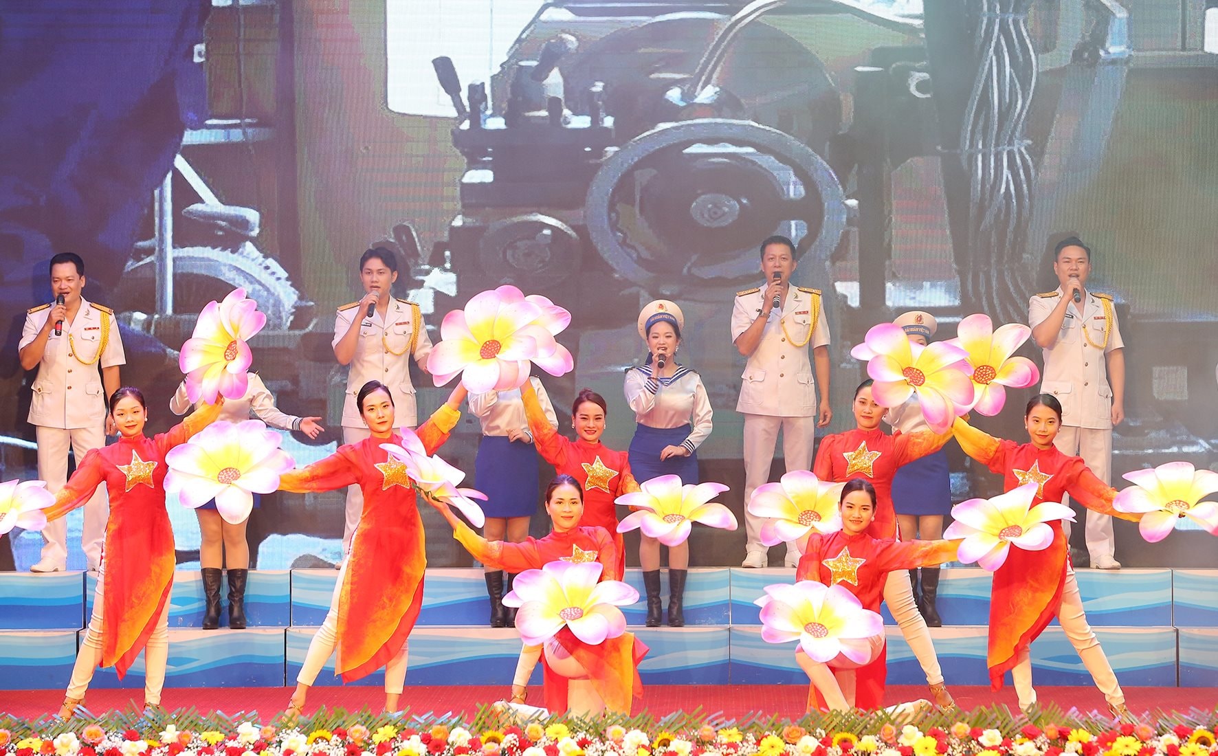 van-nghe-chao-mung.jpg