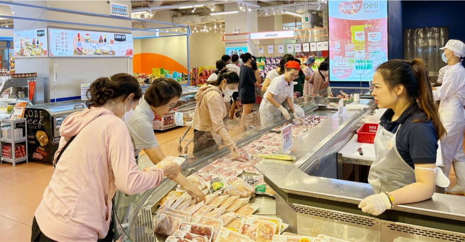 Si&ecirc;u thị Winmart giảm gi&aacute; thịt sạch MEATDeli. Ảnh: Ho&agrave;i Nam