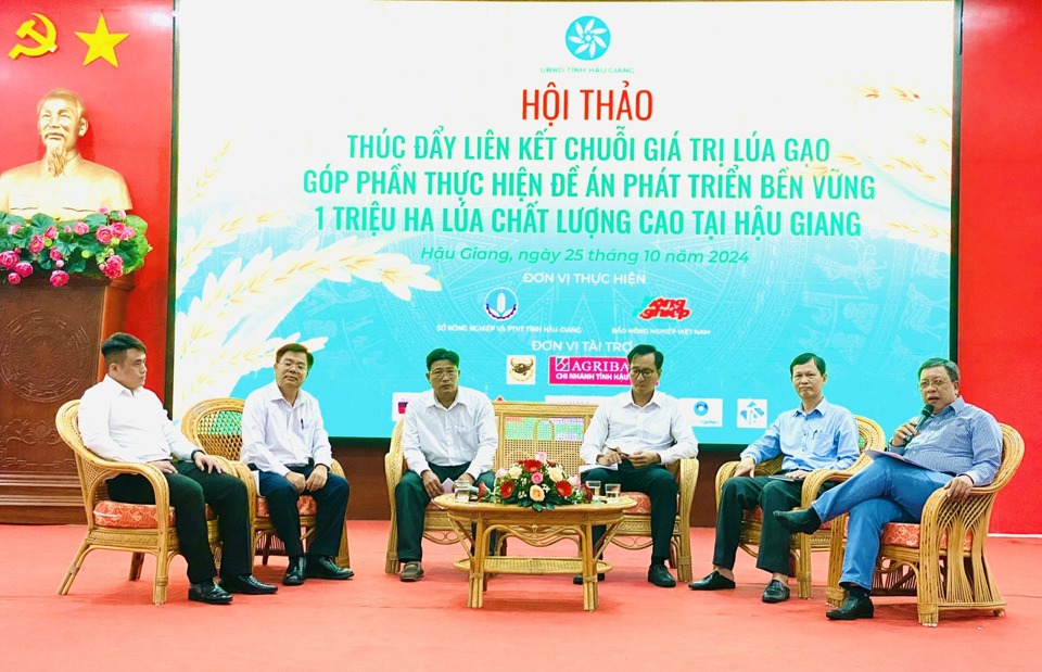 C&aacute;c đại biểu tham gia tọa đ&agrave;m tại Hội thảo.