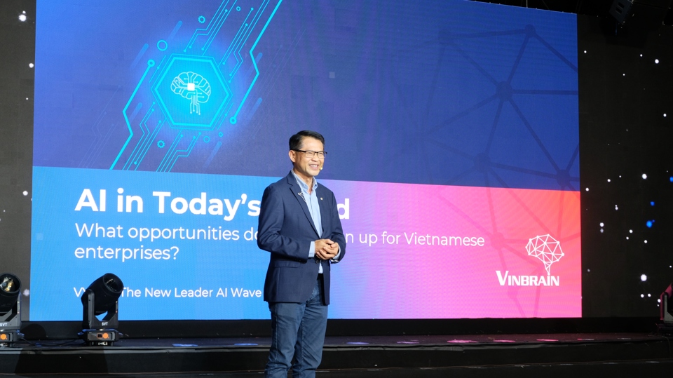 CEO VinBrain Trương Quốc H&ugrave;ng chia sẻ tại Diễn đ&agrave;n VYBS.