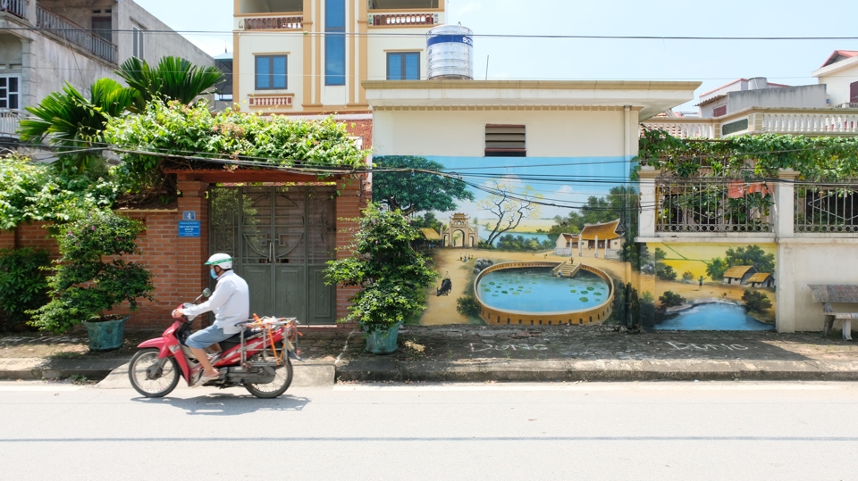 Nguồn lực hỗ trợ của c&aacute;c quận g&oacute;p phần thay đổi diện mạo n&ocirc;ng th&ocirc;n mới tại c&aacute;c huyện kh&oacute; khăn tr&ecirc;n địa b&agrave;n H&agrave; Nội. Ảnh: Trọng T&ugrave;ng