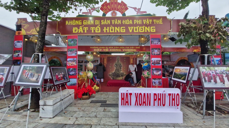 Đ&oacute; l&agrave; những sản phẩm hội tụ gần như đầy đủ văn h&oacute;a, con người, ẩm thực v&ugrave;ng miền v&ocirc; c&ugrave;ng đặc sắc, nổi bật.