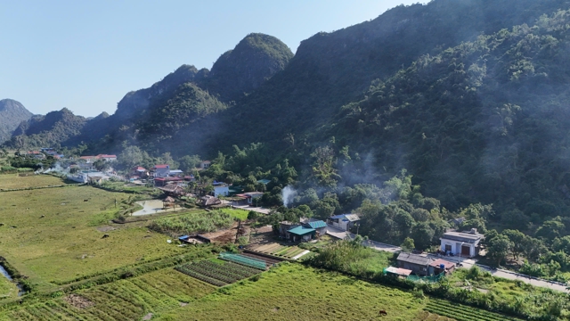 Khung cảnh l&agrave;ng qu&ecirc; y&ecirc;n b&igrave;nh. Ảnh Tiến Bảo&nbsp;