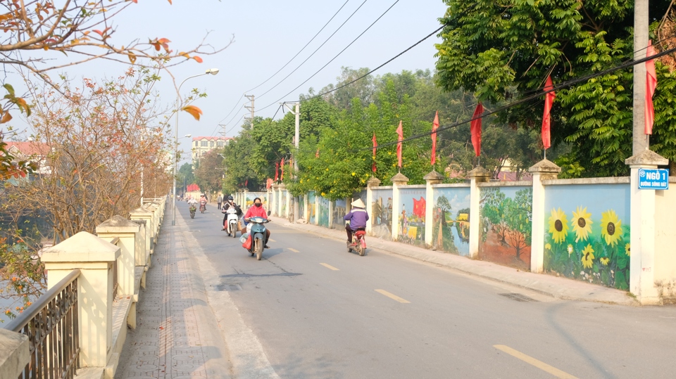 Cuối năm 2023, Đảng bộ, ch&iacute;nh quyền v&agrave; Nh&acirc;n d&acirc;n x&atilde; H&aacute;t M&ocirc;n vui mừng, phấn khởi khi địa phương trở th&agrave;nh x&atilde; đầu ti&ecirc;n của huyện Ph&uacute;c Thọ được UBND TP H&agrave; Nội c&ocirc;ng nhận về đ&iacute;ch n&ocirc;ng th&ocirc;n mới n&acirc;ng cao.