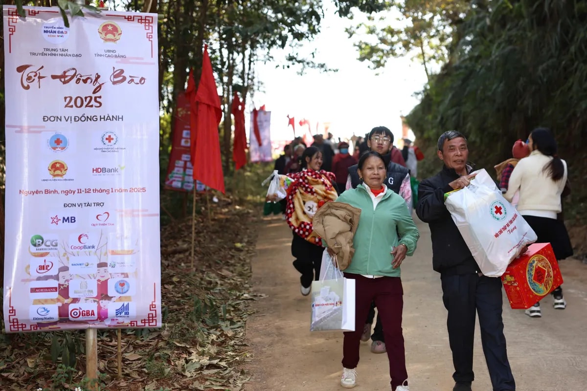 Lan tỏa những giá trị yêu thương tới cộng đồng từ chương trình Tết đồng bào - Ảnh 6.