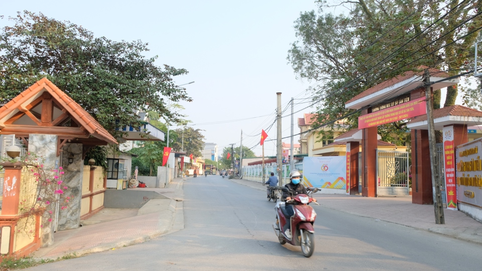 Đường giao th&ocirc;ng khang trang, sạch đẹp tại x&atilde; T&acirc;n Tiến (huyện Chương Mỹ).