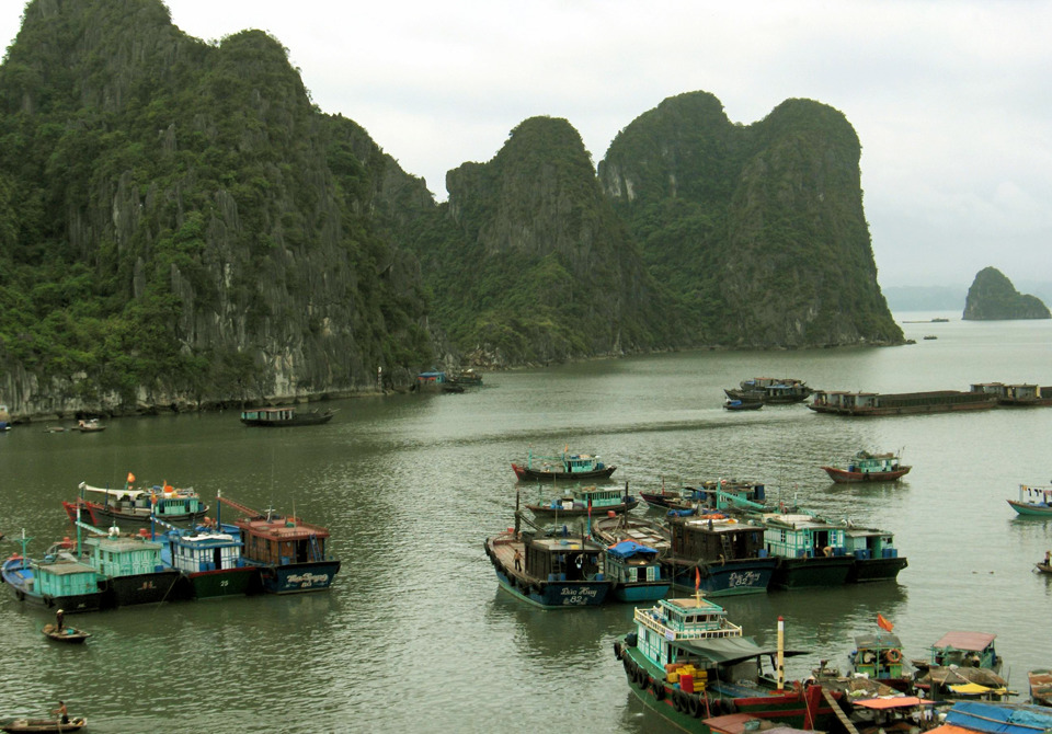 Vịnh Hạ Long một trong những điểm h&uacute;t kh&aacute;ch quốc tế đến Việt Nam bằng tầu biển. Ảnh: Ho&agrave;i Nam