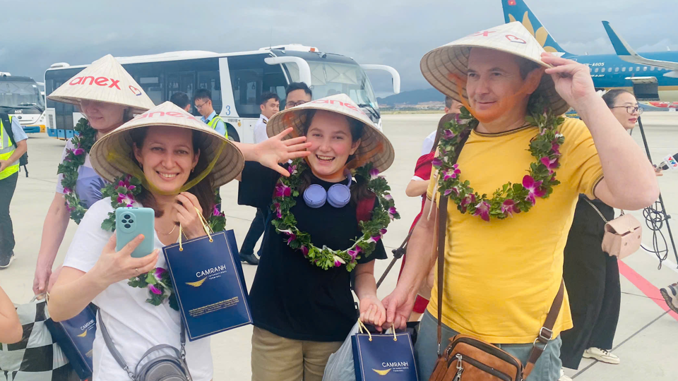 Du kh&aacute;ch h&agrave;o hứng khi trở lại Nha Trang - Kh&aacute;nh H&ograve;a.