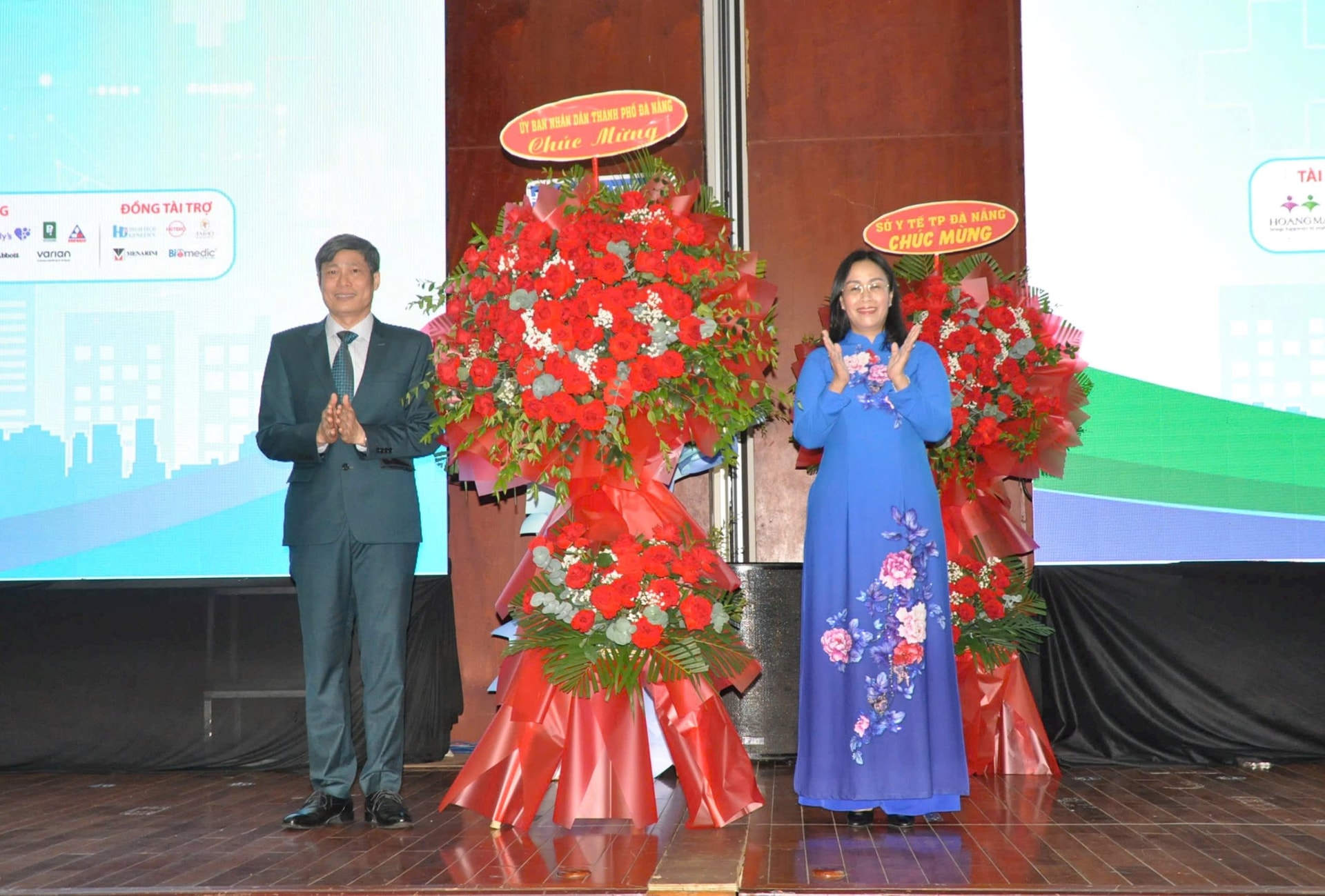 25-4-hn-ungthu1 25-4-hn-ungthu1.jpg
