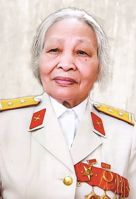 anh-bai-toa-sang-nhung-bong-hong-thep-1 anh-bai-toa-sang-nhung-bong-hong-thep-1.jpg
