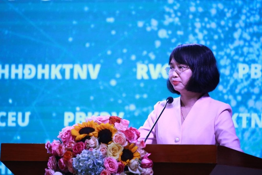 PGS. TS. Phạm Thị Hoàng Anh, Phó Giám đốc Học viện Ngân hàng. a8a0516c-24e3-4d3a-90ab-3353eb37e7dc.jpg