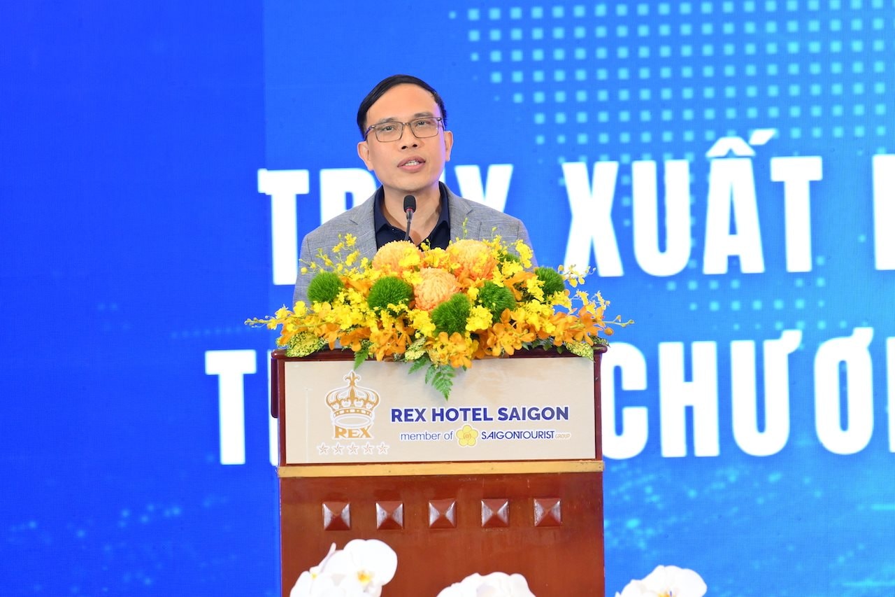 tien-si-trinh-ba-duong-co-van-cap-cao-cua-techfest tien-si-trinh-ba-duong-co-van-cap-cao-cua-techfest.jpg