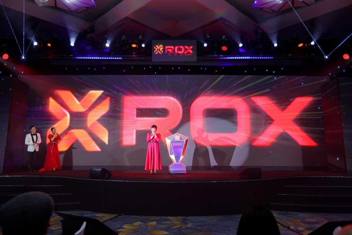 anh-3_ra-mat-rox anh-3_ra-mat-rox.jpg