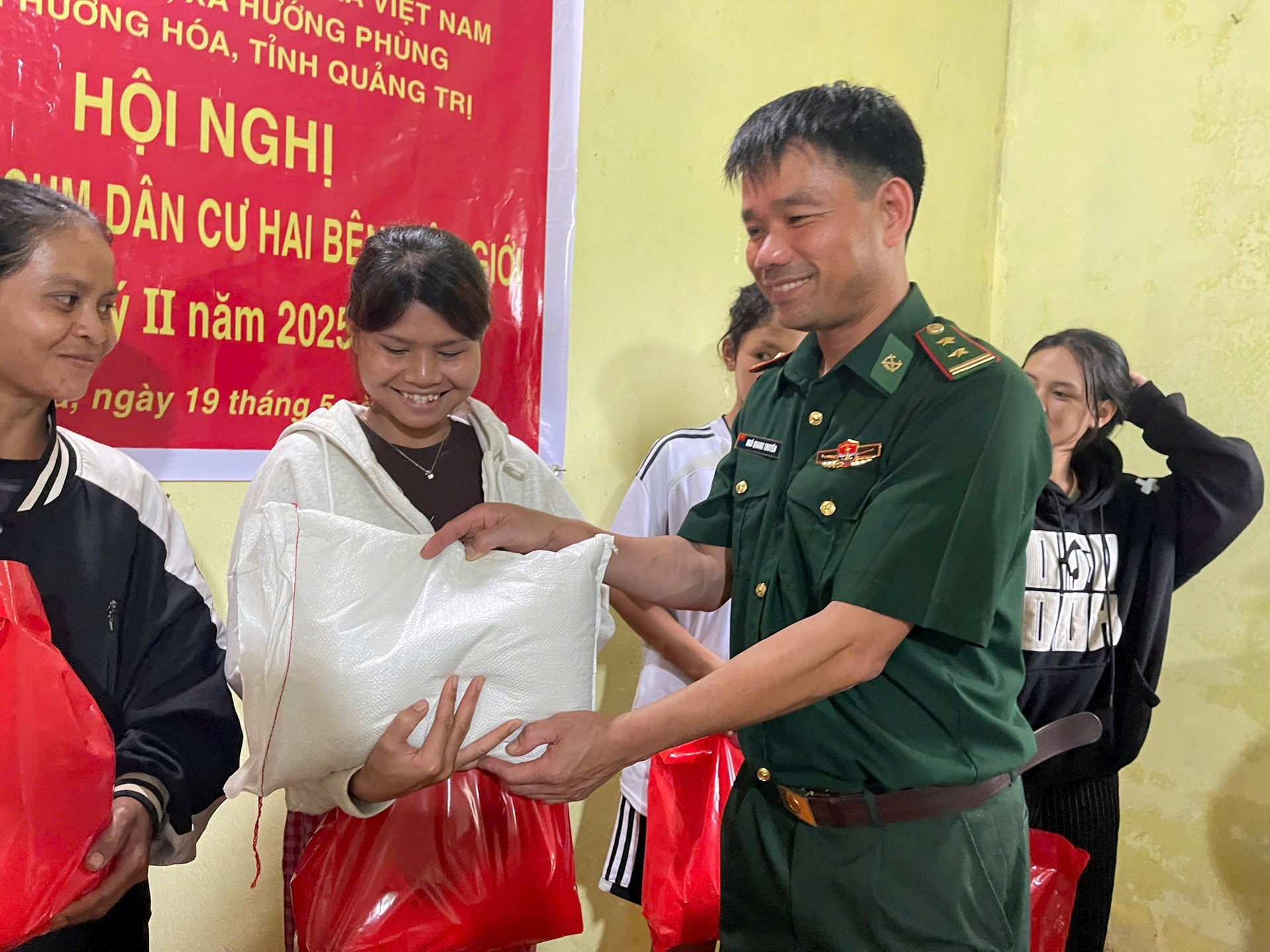bien-phong-huong-phung-1905253 bien-phong-huong-phung-1905253.jpg