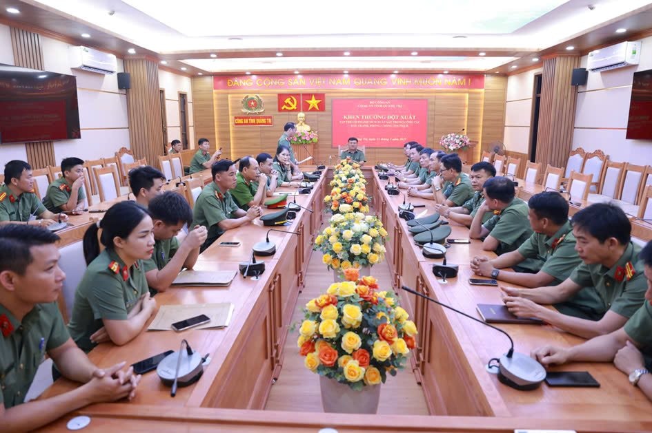 cong-an-2 cong-an-2.jpg