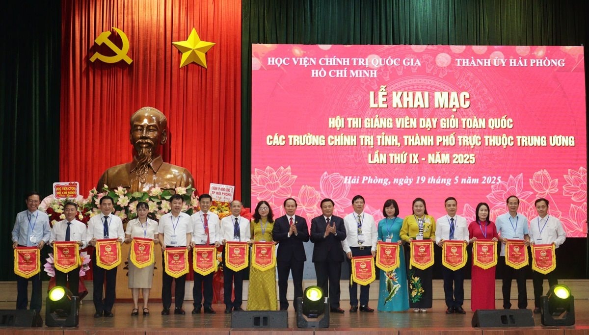 hoi-thi-3 hoi-thi-3.jpg