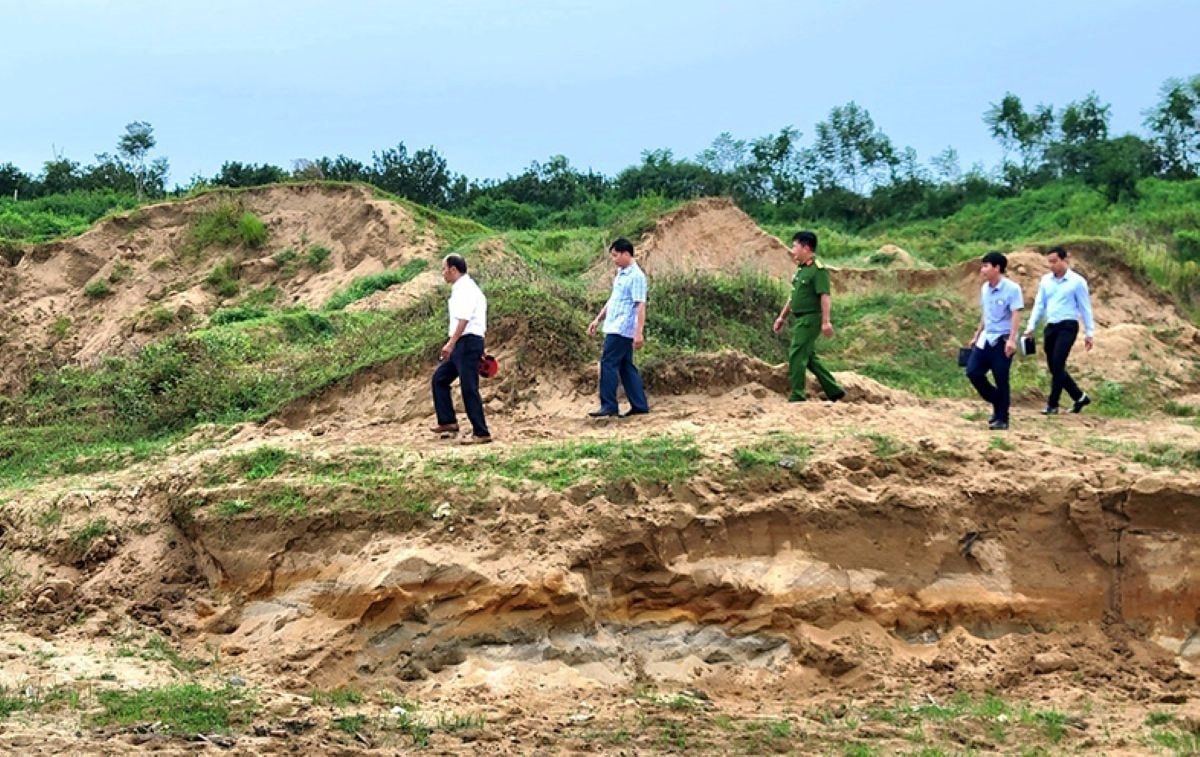 khoangsan khoangsan.jpg
