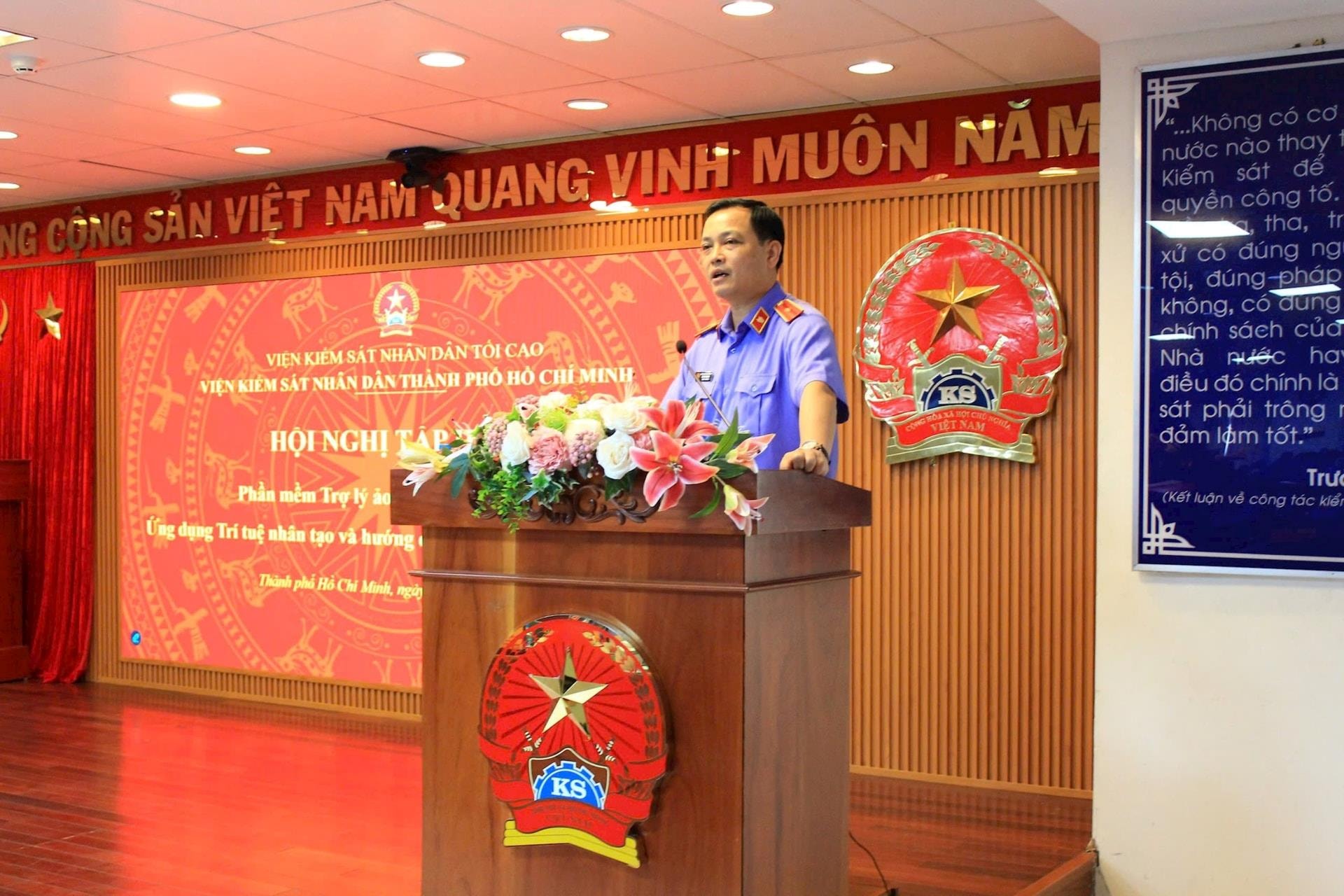 le-van-dong1 le-van-dong(1).jpg