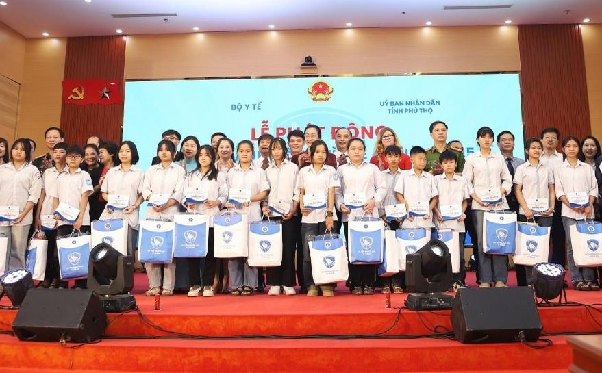 vi-mot-tuong-lai-tot-dep-hon-cho-tre-em-viet-nam-2 vi-mot-tuong-lai-tot-dep-hon-cho-tre-em-viet-nam-2-.jpg