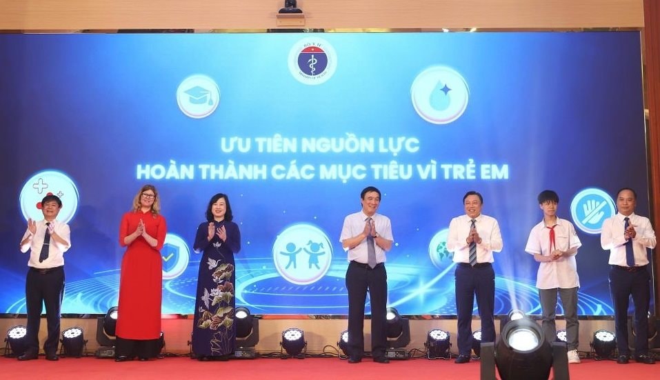vi-mot-tuong-lai-tot-dep-hon-cho-tre-em-viet-nam-3 vi-mot-tuong-lai-tot-dep-hon-cho-tre-em-viet-nam-3-.jpg