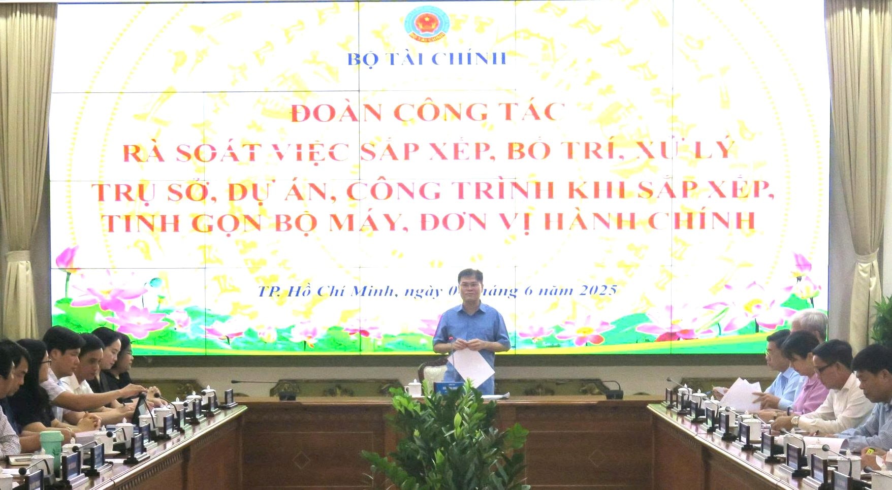 2-bo-tai-chinh 2-bo-tai-chinh.jpg