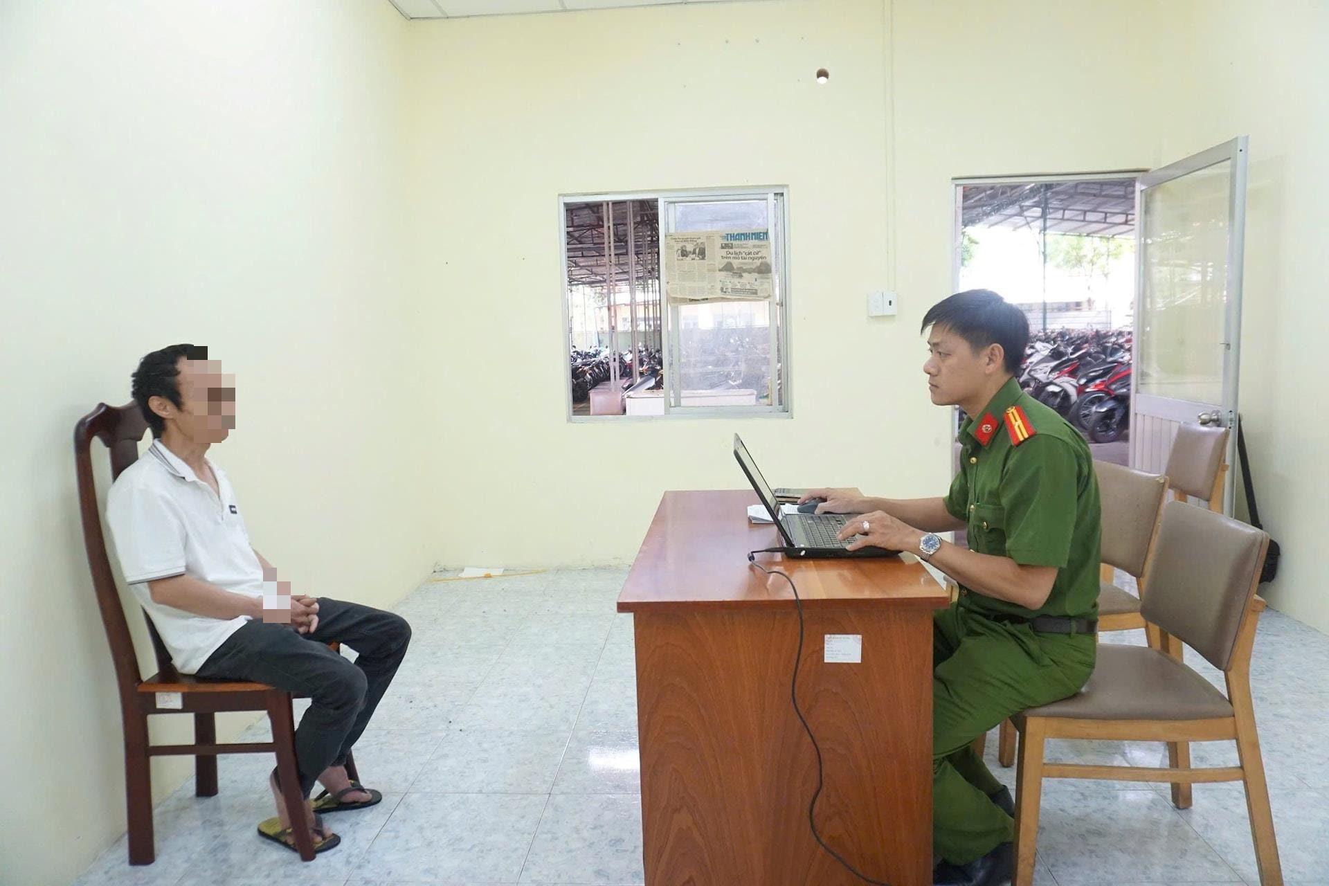 anh-2-cqcsdt-catp-lay-loi-doi-tuong-ngo-son-ha1 anh-2-cqcsdt-catp-lay-loi-doi-tuong-ngo-son-ha(1).jpg