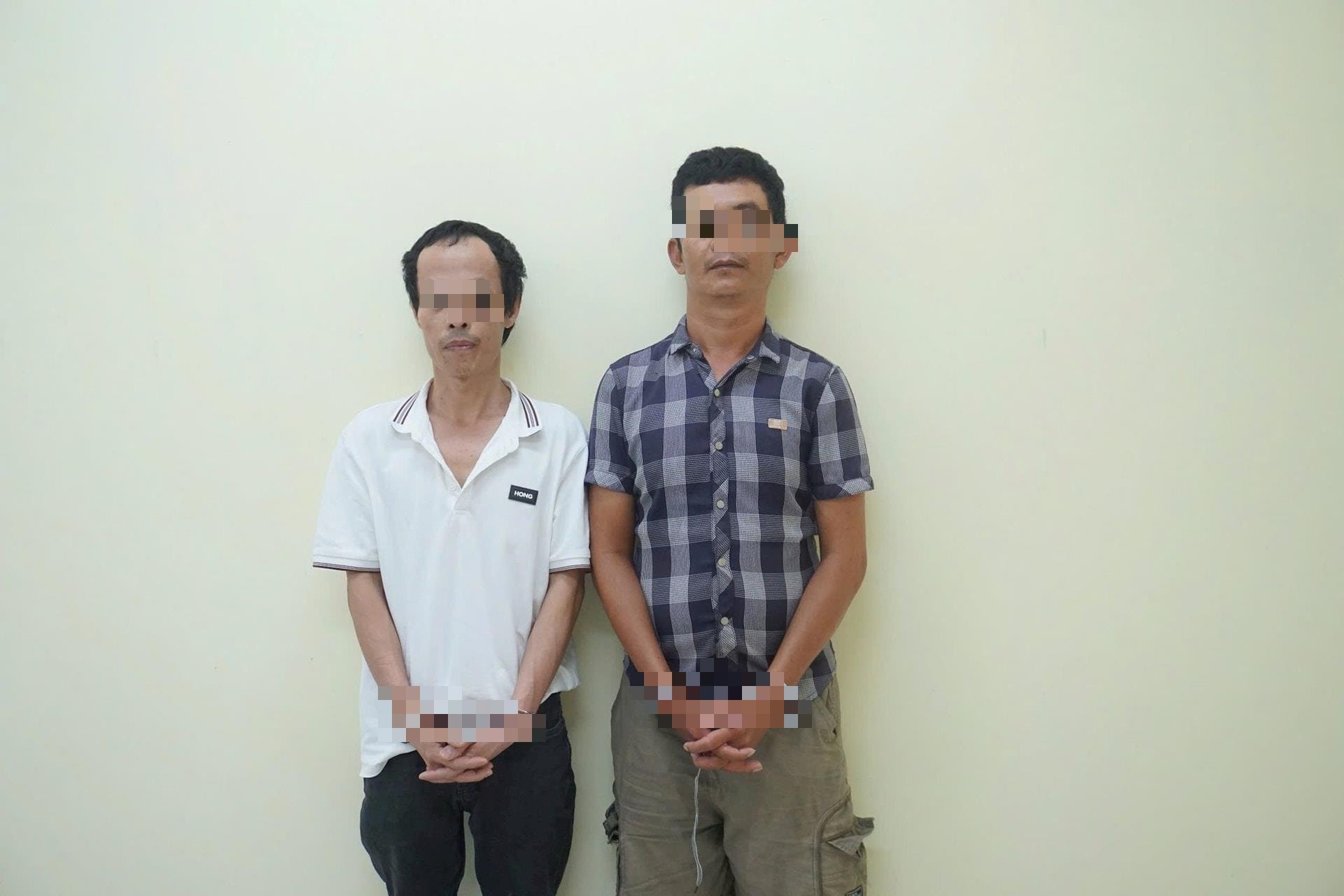 anh-3-tu-trai-qua-ngo-son-ha-tran-nhu-phuoc1 anh-3-tu-trai-qua-ngo-son-ha-tran-nhu-phuoc(1).jpg