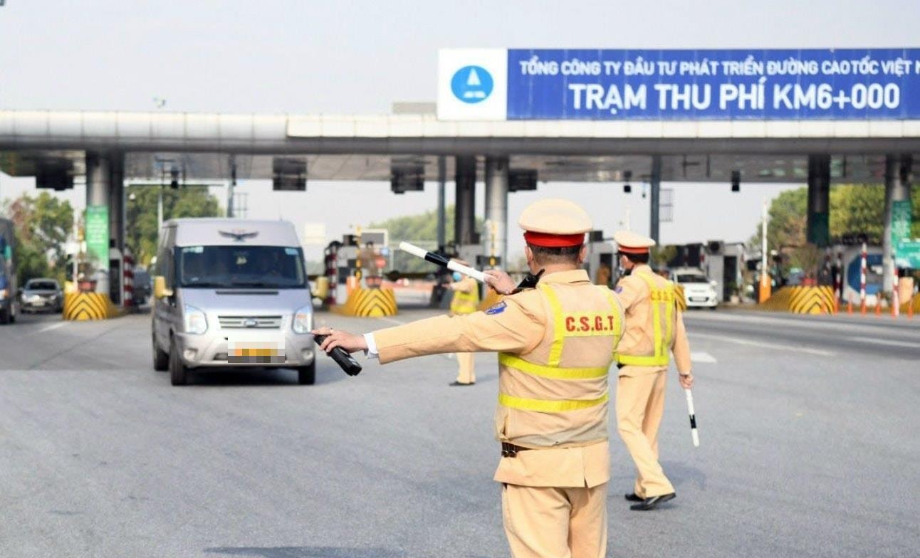 canh-sat-giao-thong-tang-cuong-xu-ly-4-nhom-hanh-vi-vi-pham-tren-cac-tuyen-cao-toc-3-1 canh-sat-giao-thong-tang-cuong-xu-ly-4-nhom-hanh-vi-vi-pham-tren-cac-tuyen-cao-toc-3-(1).jpg