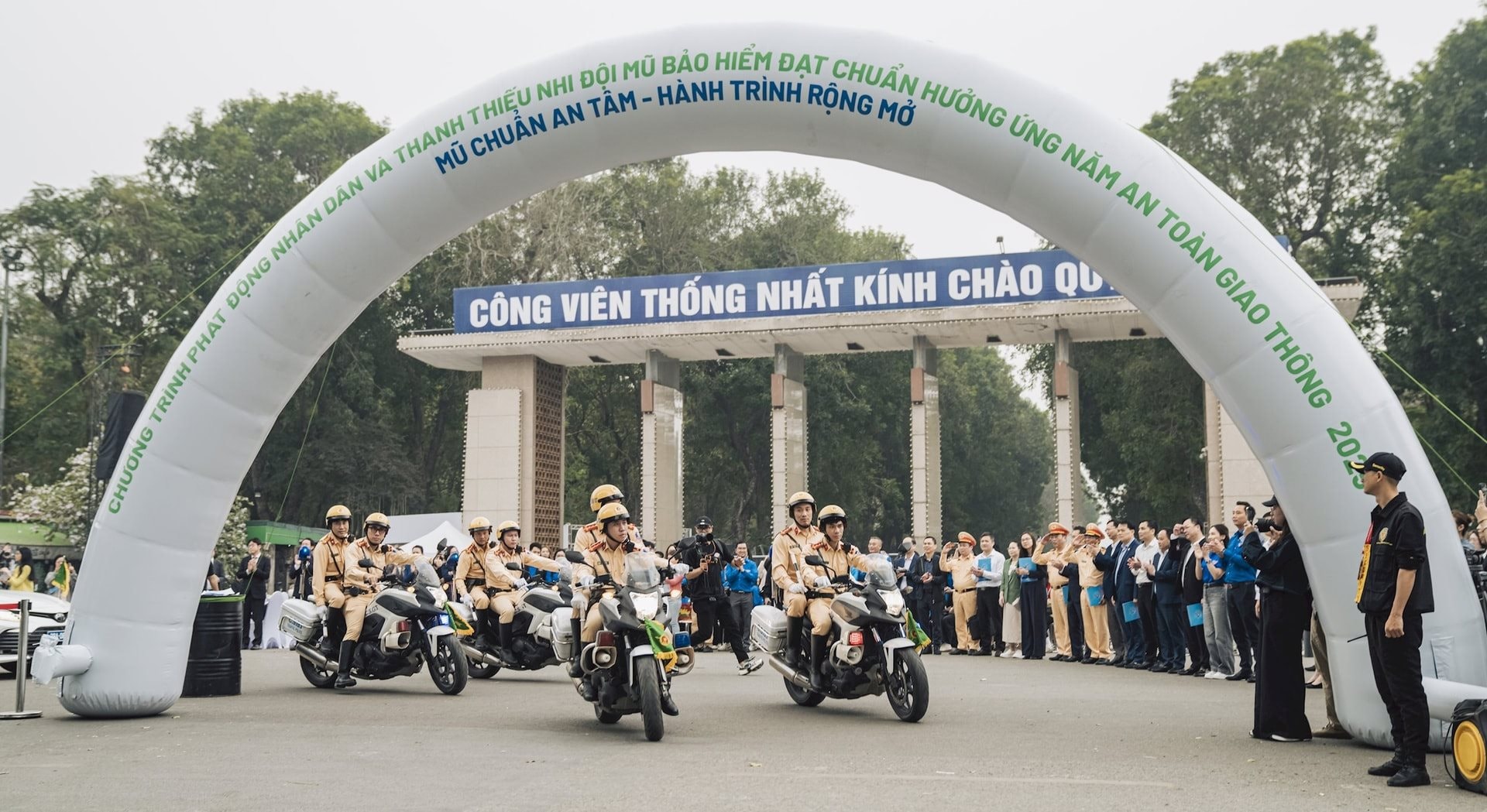 phat-dong-toan-dan-doi-mu-bao-hiem-dat-chuan-1 phat-dong-toan-dan-doi-mu-bao-hiem-dat-chuan-1.jpg