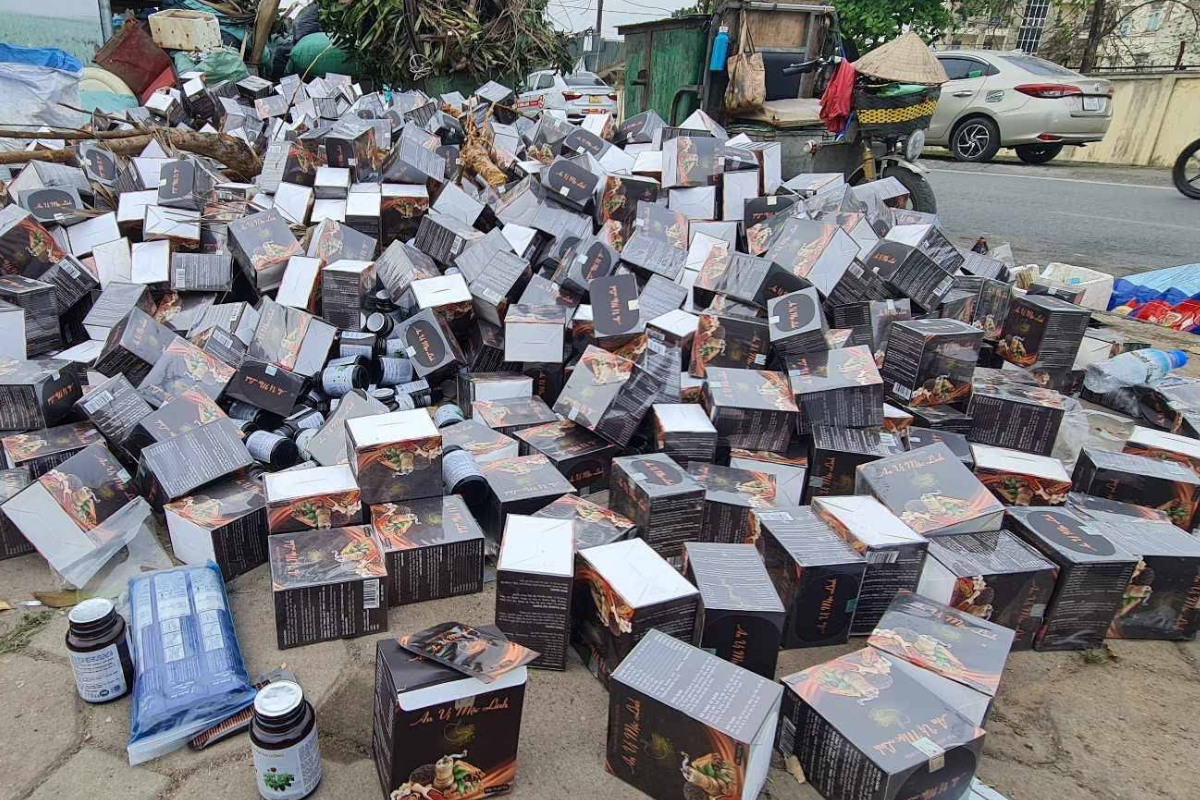 san-pham-thuc-pham-bao-ve-suc-khoe-an-vi-moc-linh-vut-do-dong-o-via-he-duong-nguyen-lan-ha-noi san-pham-thuc-pham-bao-ve-suc-khoe-an-vi-moc-linh-vut-do-dong-o-via-he-duong-nguyen-lan-ha-noi-..png