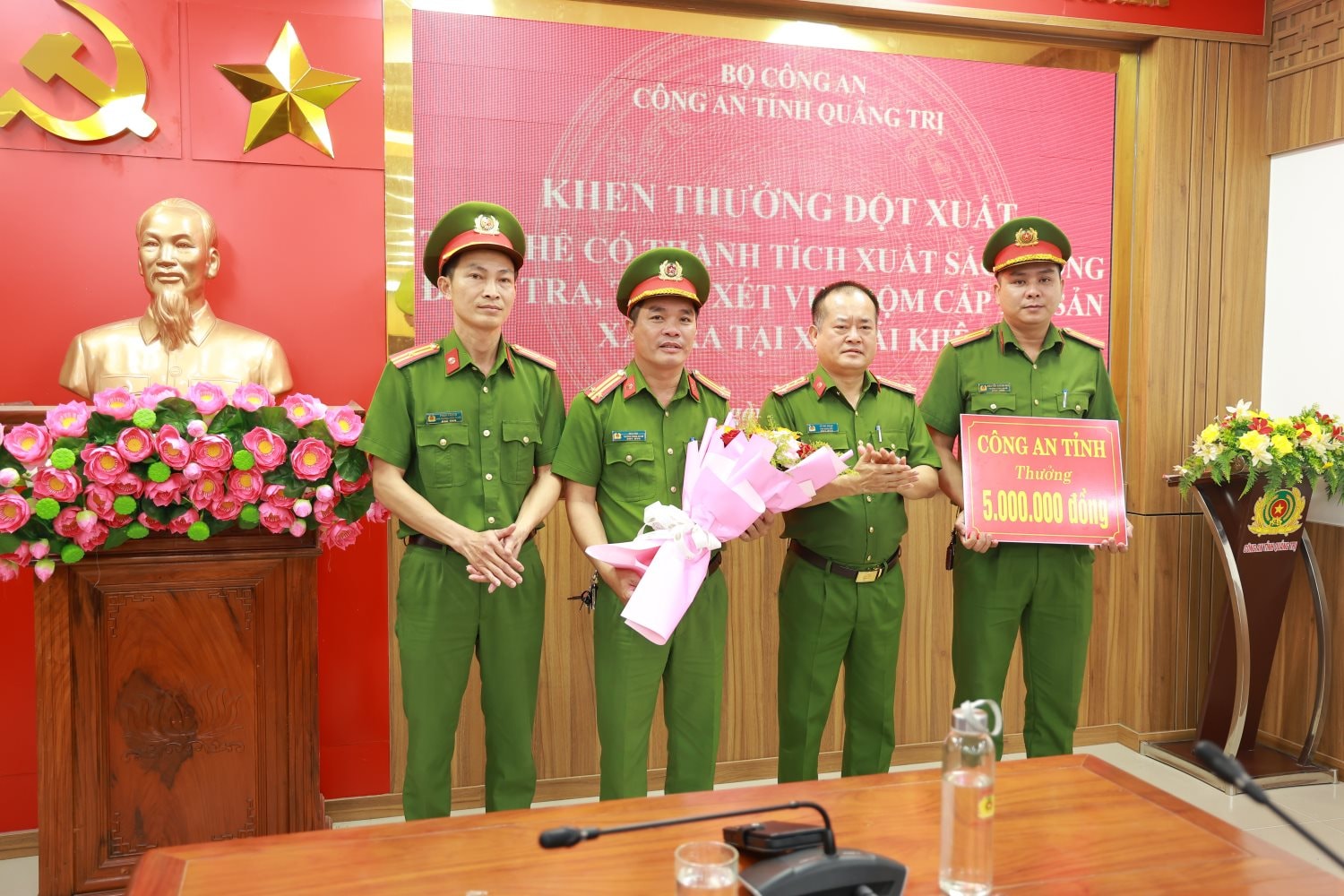 thuong-nong-ca-xa-hai-khe-4 thuong-nong-ca-xa-hai-khe-4.jpg