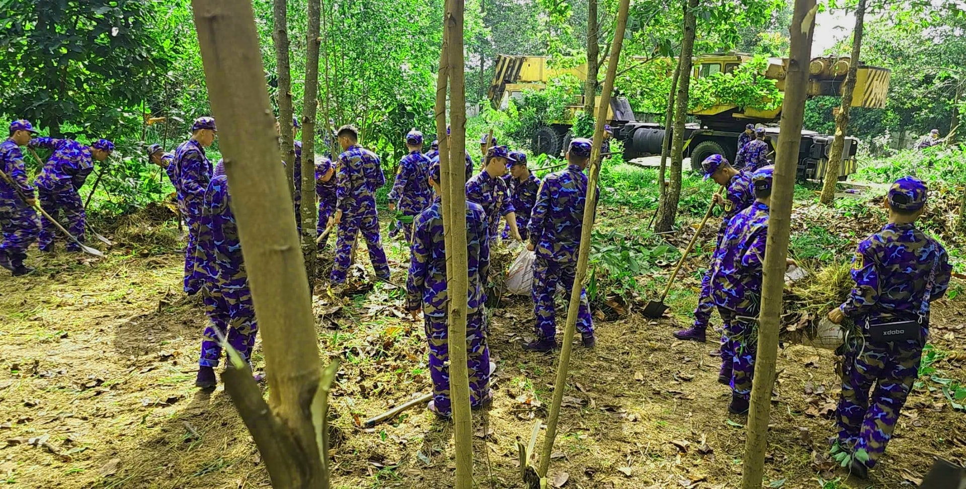 1-2 1.-doan-vien-thanh-nien-trung-tam-huan-luyen-ve-sinh-khu-vuc.jpg