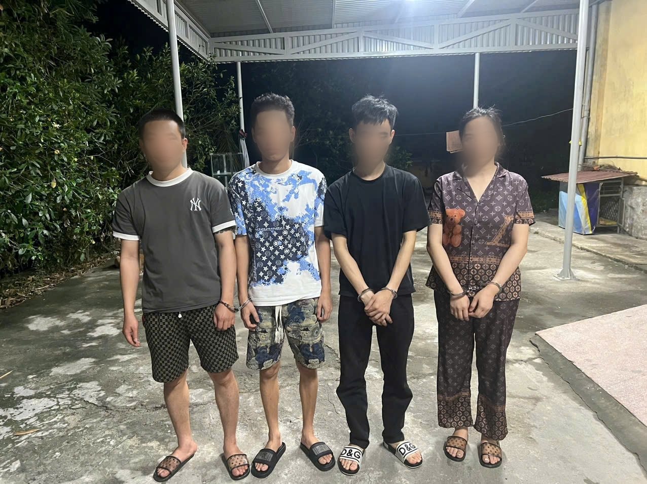 4doituong 4doituong.jpg
