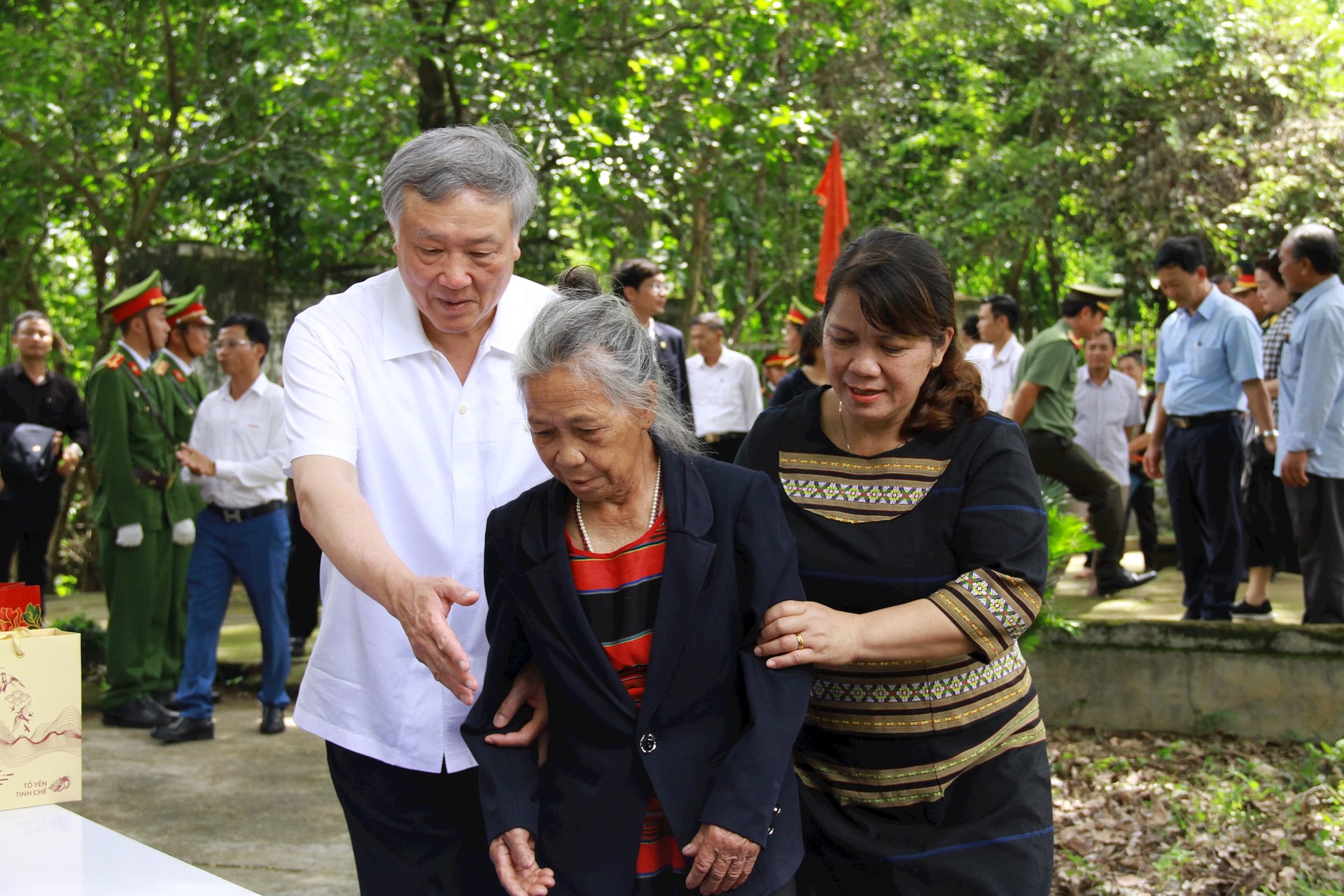 anh-1-8 anh-1.jpg