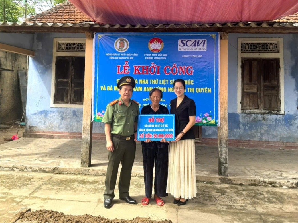 anh-2-trao-kinh-phi-khoi-cong anh-2-trao-kinh-phi-khoi-cong.jpg