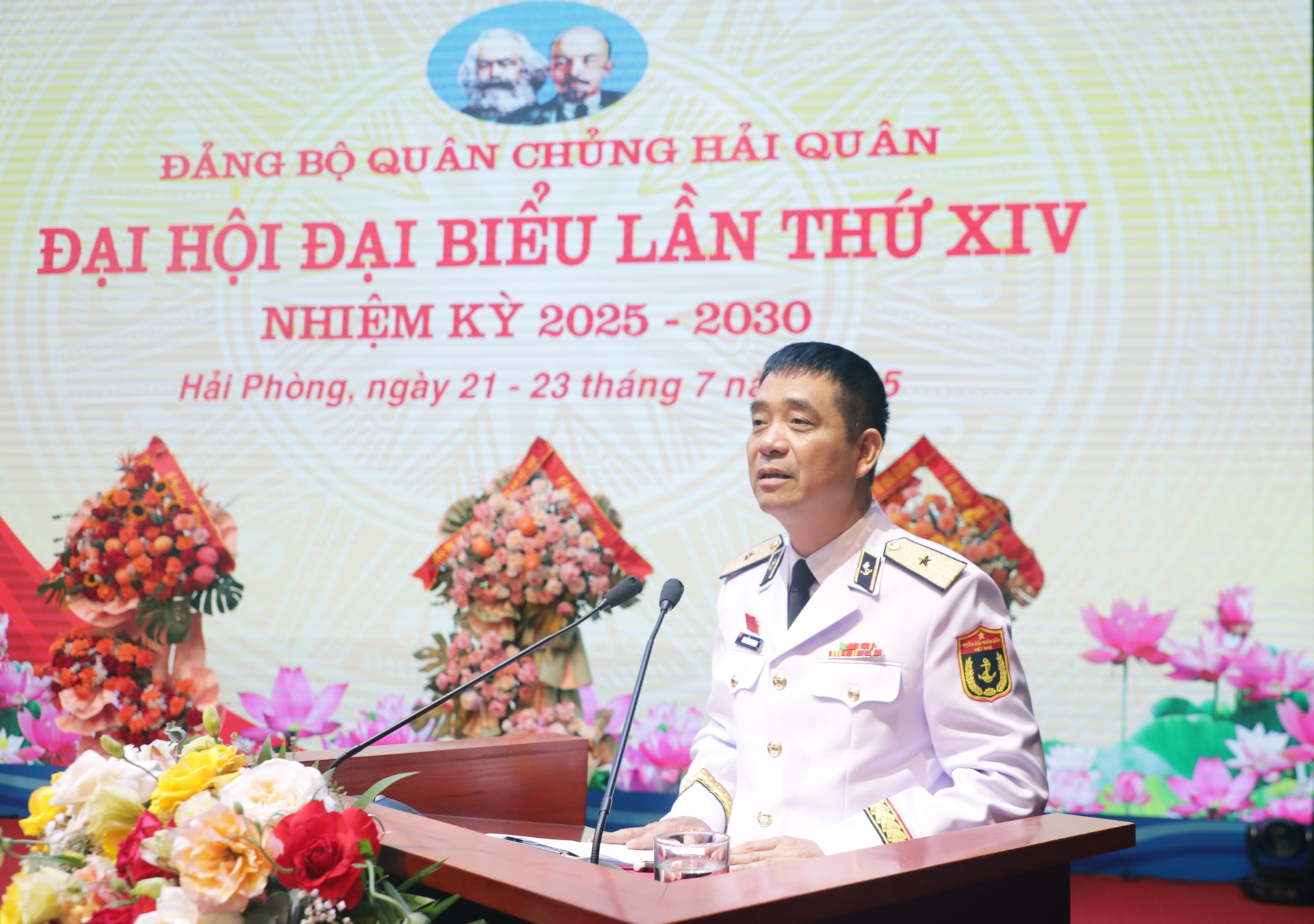 chinh-uy-be-mac.jpg