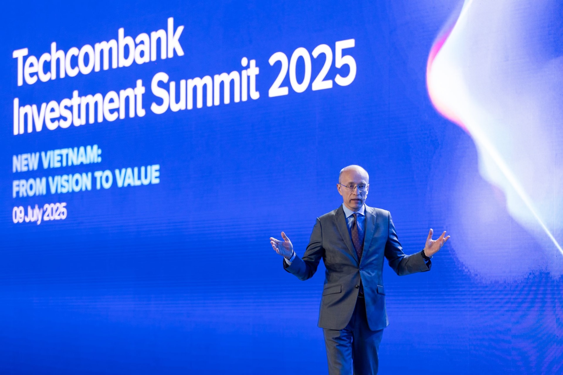 jens-lottner-ceo-techcombank-1 jens-lottner-ceo-techcombank-1.jpg