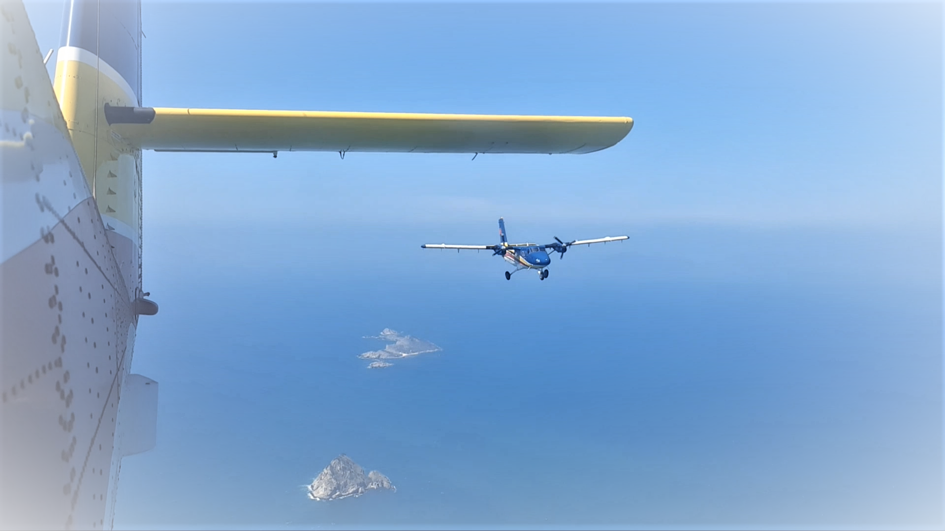may-bay-dhc-6-bay-trinh-sat-tuan-tham-bien may-bay-dhc-6-bay-trinh-sat-tuan-tham-bien.png