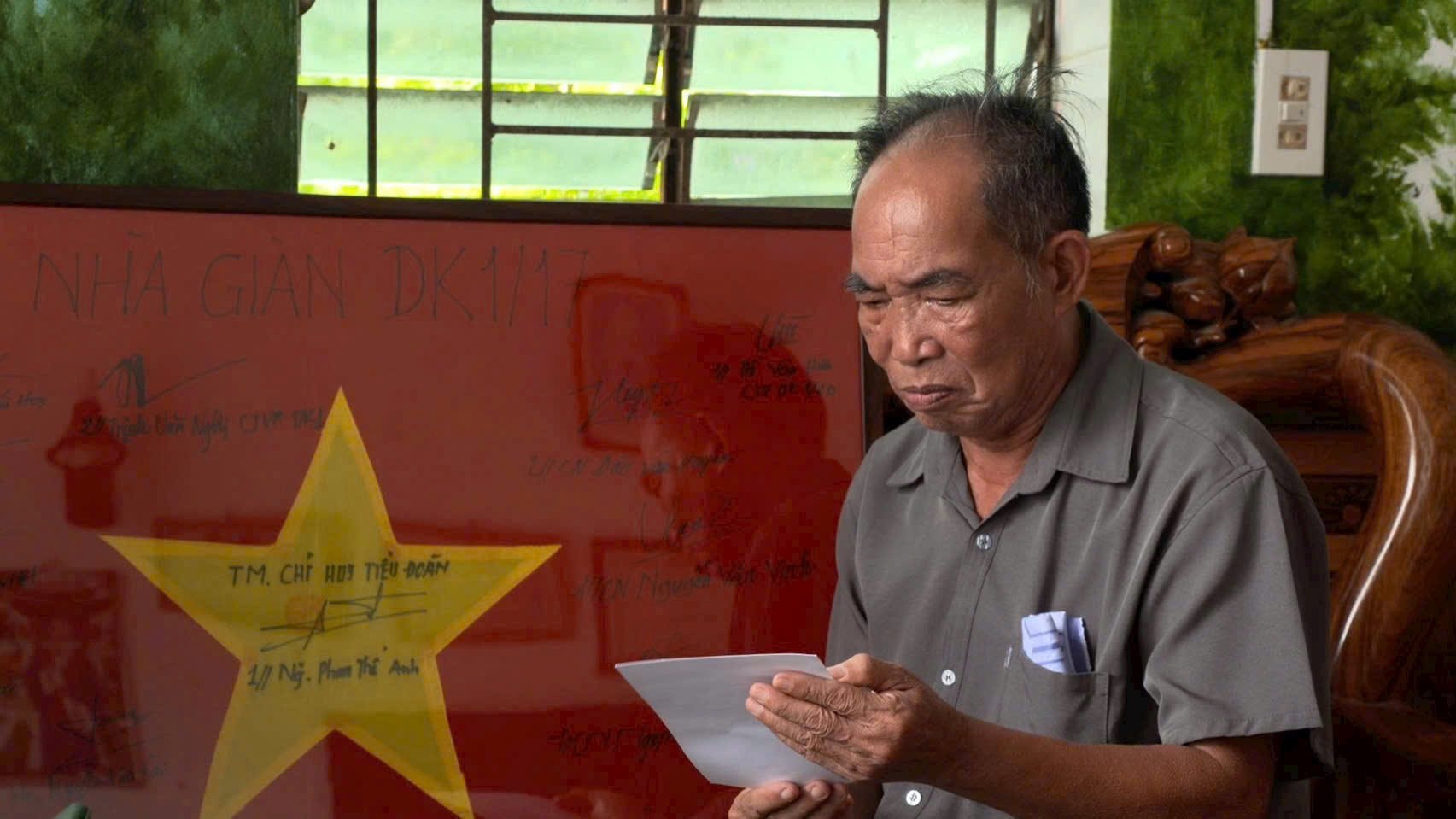 6-2 6.-la-co-va-buc-thu-cua-can-bo-chien-si-tieu-doan-dk1-gui-tang-ong-vu-quang-duong-than-phu-liet-si-vu-quang-chuong-trong-dip-quoc-khanh-2.9.jpg