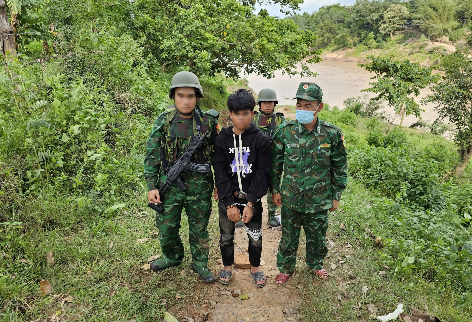 bien-phong-bat-ma-tuy-2.jpg
