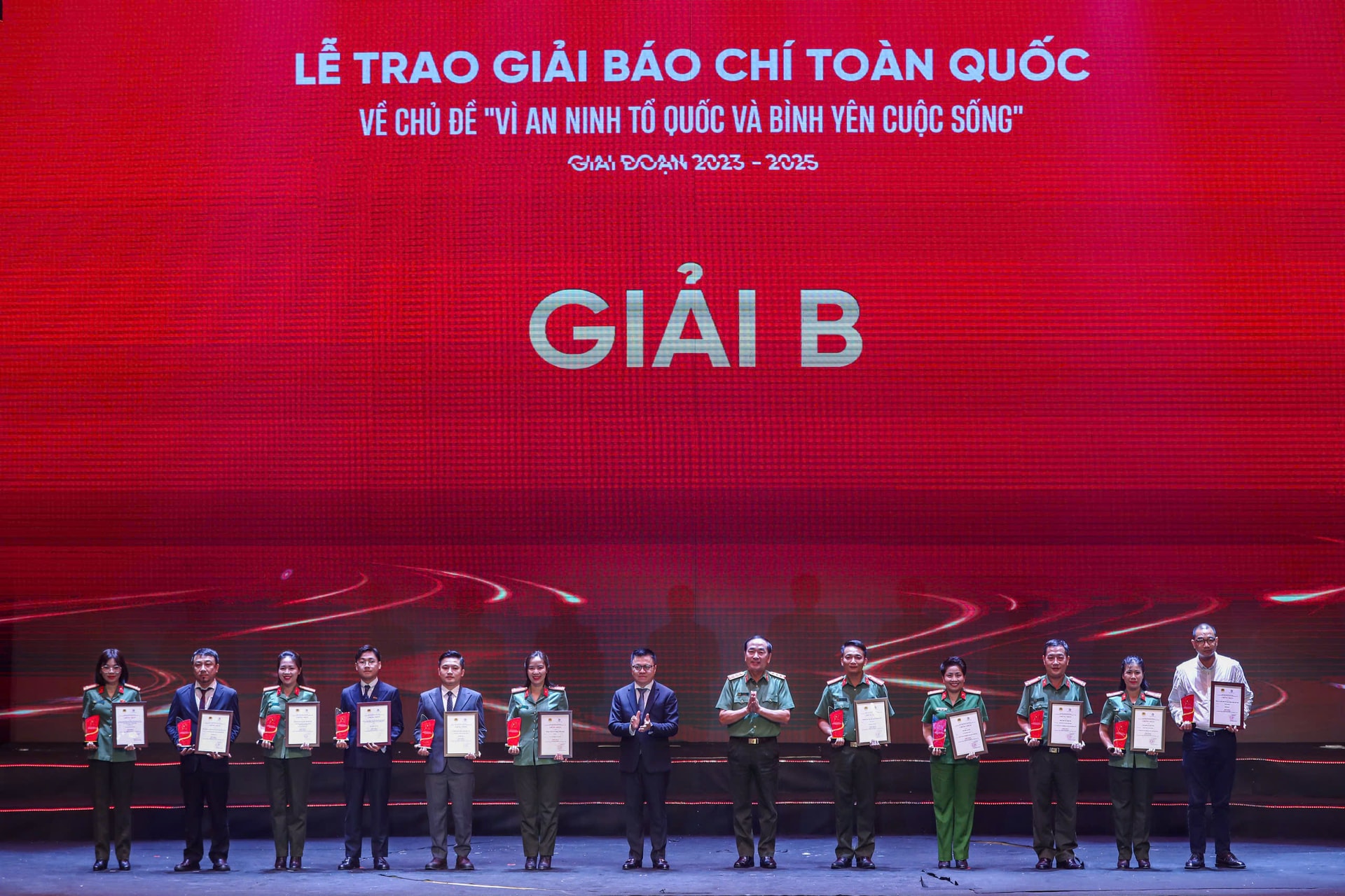 giai-b giai-b.jpg