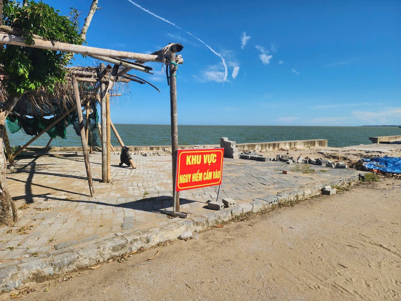 canhbao canhbao.jpg