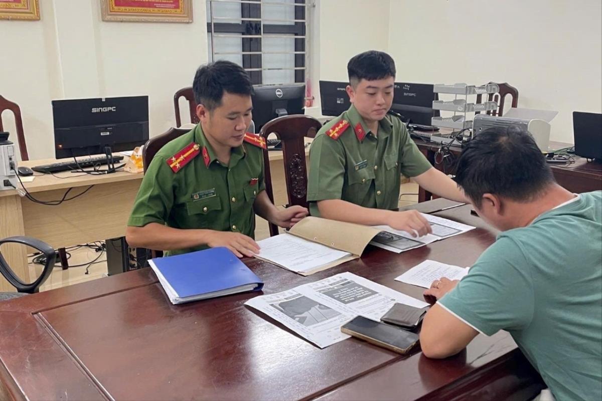 cong_an_moi_lam_viec1 cong_an_moi_lam_viec(1).jpg