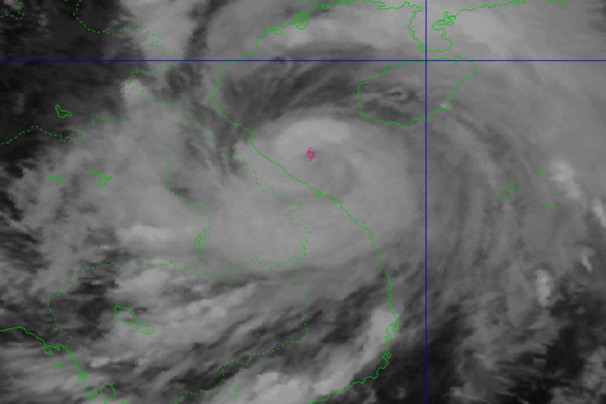 du-bao-trong-3-gio-toi-bao-so-10-di-chuyen-theo-huong-tay-tay-bac-toc-do-khoang-20-25kmh du-bao-trong-3-gio-toi-bao-so-10-di-chuyen-theo-huong-tay-tay-bac-toc-do-khoang-20-25kmh..png