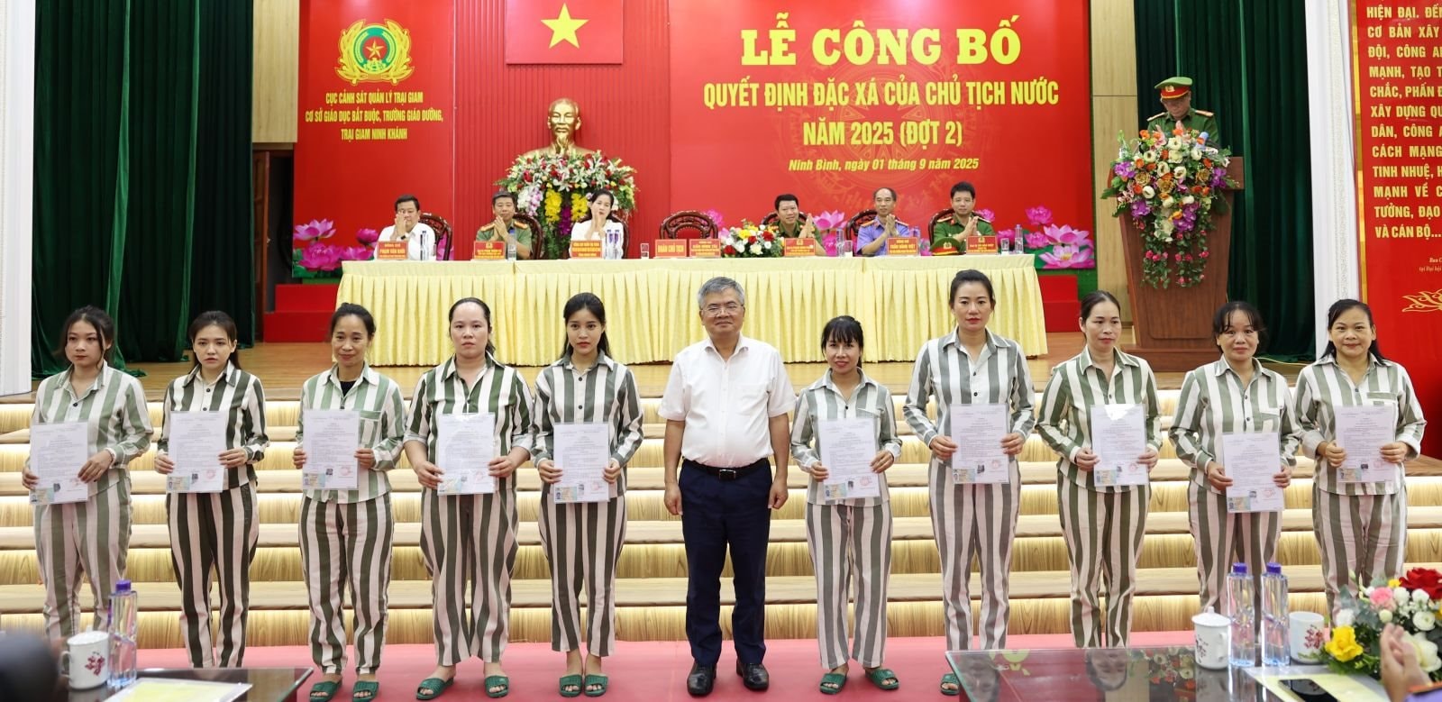 le_cong_bo_quyet_dinh_dac_xa1 le_cong_bo_quyet_dinh_dac_xa1.jpeg