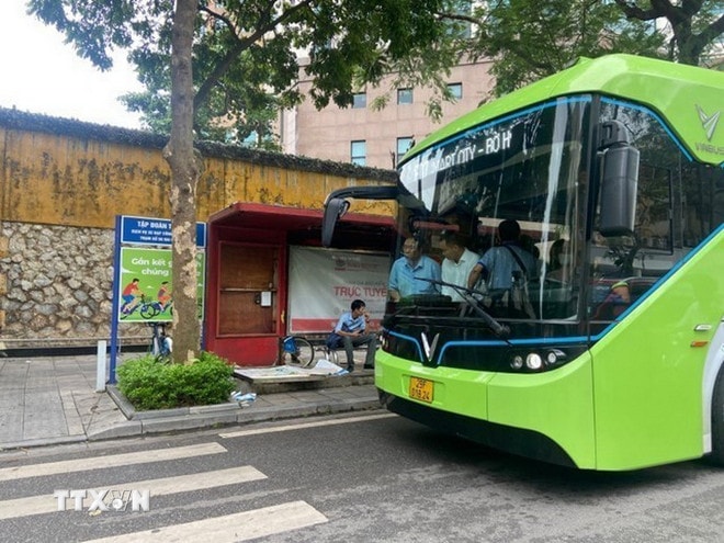 Thành phố Hà Nội áp dụng chính sách miễn phí vé xe buýt từ ngày 30/8 đến hết ngày 2/9. (Ảnh: Nguyễn Văn Cảnh/TTXVN) ttxvn-xe-buyt-ha-noi.jpg